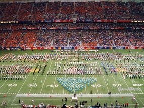 Valero Alamo Bowl Dance Performance