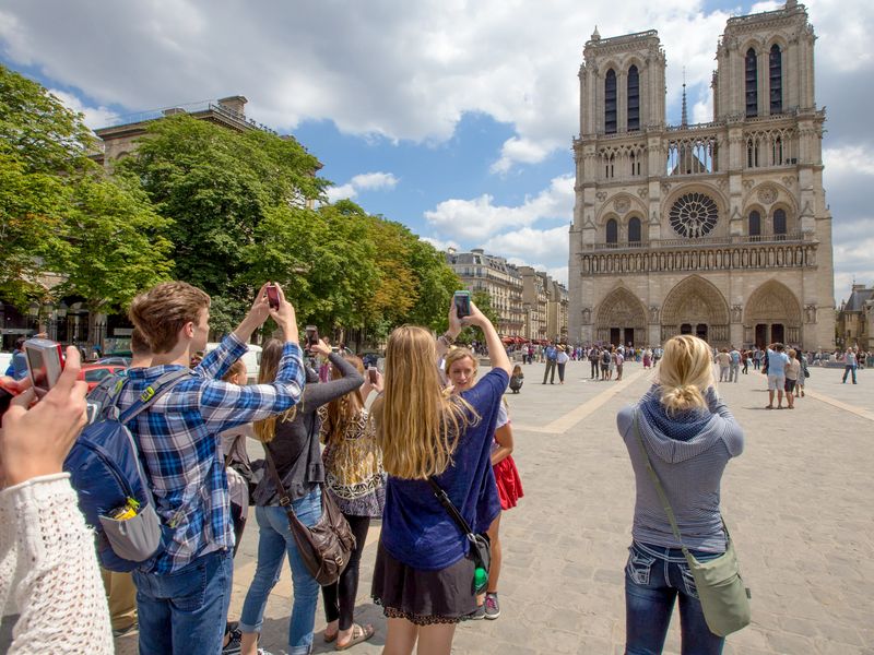 France_Notre-Dame_Golden_150619_1347_2618-min.jpg